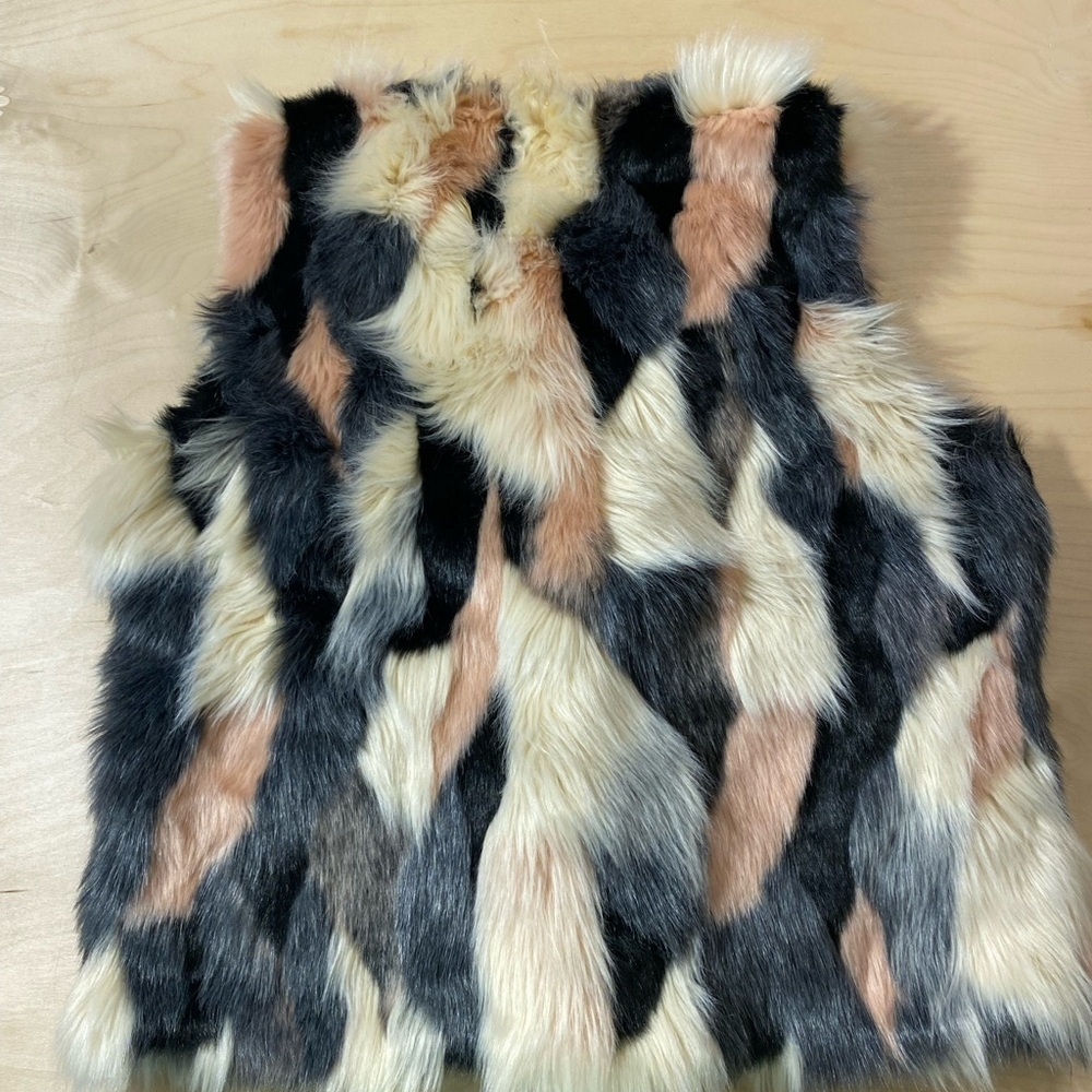 Outdoor Edition by Parkhurst Faux Fur Vest in Black, Pink and White XL (LD) - Picture 11 of 16
